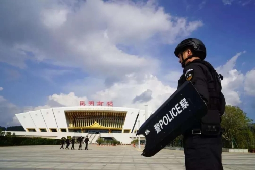 呈贡警方与昆明南站